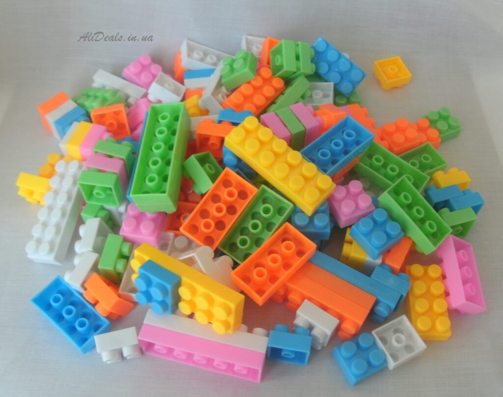 Детский пластмассовый конструктор а-ля Лего с Алиэкспресс